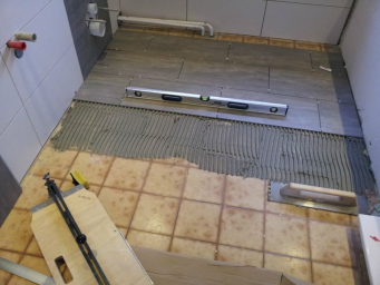 Boden neu fliesen auf alte Fliesen